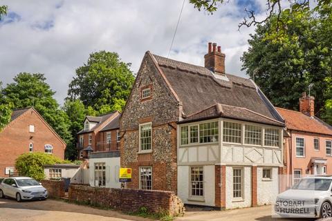 High Street, Norwich NR12 4 bed cottage for sale