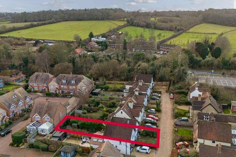 7 Twitchell Road, Great Missenden HP16 3 bed semi