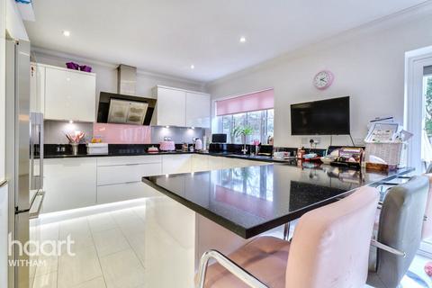 Brockwell Lane, Kelvedon 4 bed detached house for sale