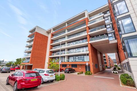 Newbury,  Berkshire,  RG14 2 bed flat for sale