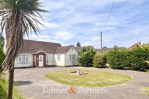 Point Clear Road, St. Osyth... 3 bed detached house for sale