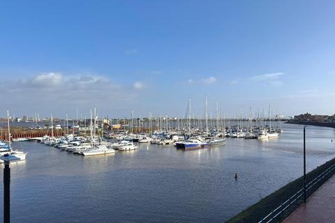 Marconi Avenue, Penarth Marina 2 bed apartment for sale