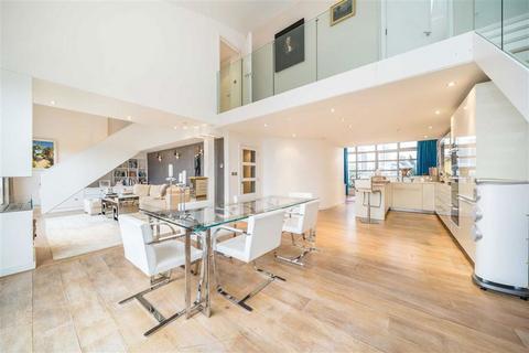 Shepherdess Walk, London N1 2 bed flat for sale