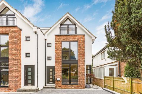 Sunderland Avenue, Oxford, OX2 4 bed semi