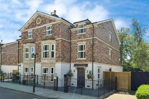 Holland Park, Bramhall 4 bed house for sale