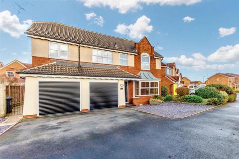 Larkspur Drive, Evesham WR11 5 bed detached house for sale