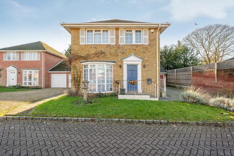 Juniper Drive, Maidenhead, Berkshire 4 bed detached house for sale