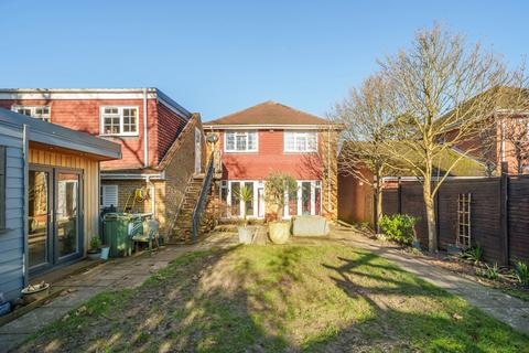 Juniper Drive, Maidenhead, Berkshire 4 bed detached house for sale