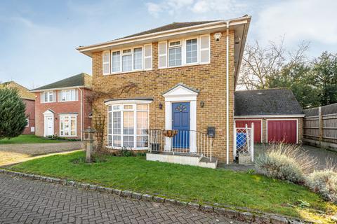 Juniper Drive, Maidenhead, Berkshire 4 bed detached house for sale