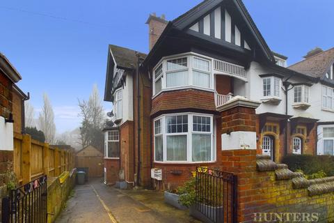 Holbeck Avenue, Scarborough 2 bed flat for sale