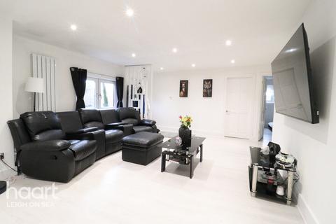 2 bedroom maisonette for sale