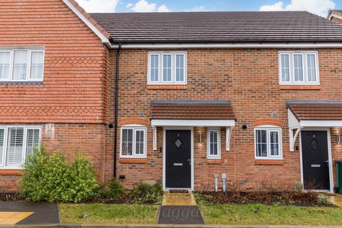 Crosswater Road, Crawley RH10 2 bed terraced house for sale