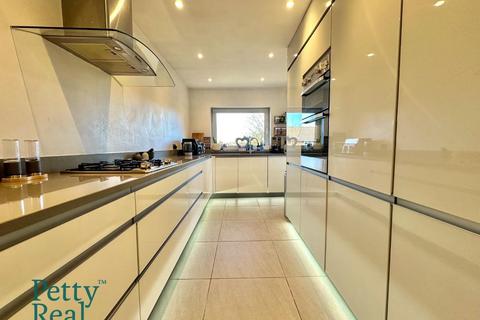 Kelswick Drive, Nelson 3 bed detached house for sale
