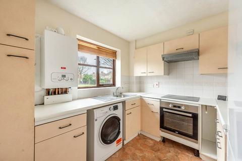 Lime Close, Harrow, HA3 2 bed flat for sale
