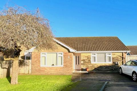 Barton Close, East Cowes 3 bed detached bungalow for sale