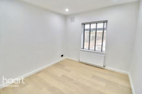 Burnham Crescent, Dartford 2 bed maisonette for sale