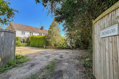 Set On The Outskirts Of Hawkhurst... 5 bed detached house for sale