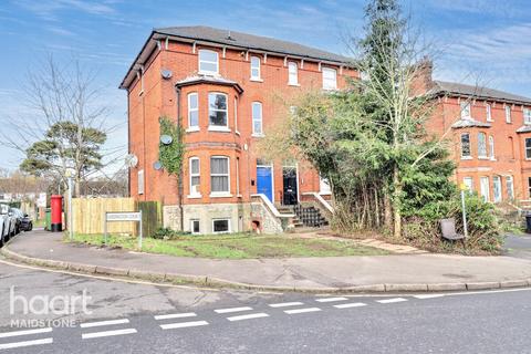 Buckland Hill, Maidstone 1 bed apartment for sale