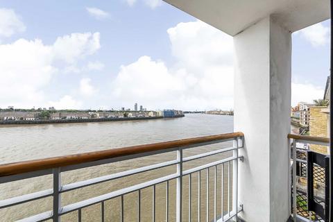 Narrow Street, London E14 3 bed flat for sale