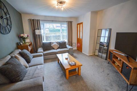 Greengate Road, Sheffield, S13 3 bed semi