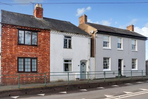 Oxford Street, Southam, Warwickshire... 2 bed terraced house for sale