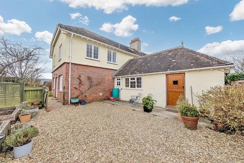 Child Okeford 3 bed semi