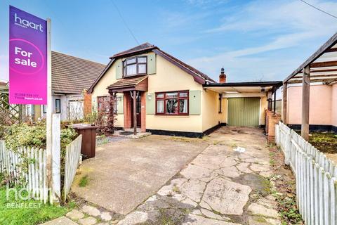 Ash Road, Canvey Island 3 bed detached house for sale
