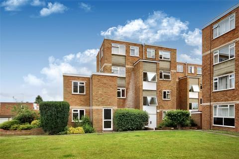 Effingham Court, Woking GU22 2 bed flat for sale