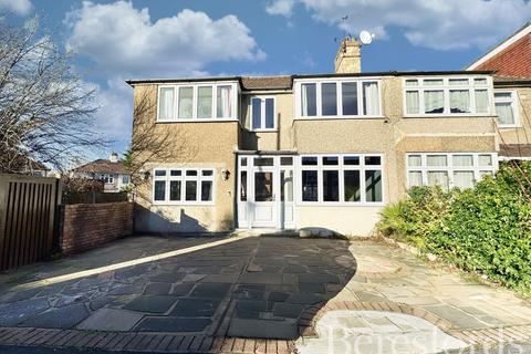 Milton Avenue, Hornchurch, RM12 5 bed end of terrace house for sale