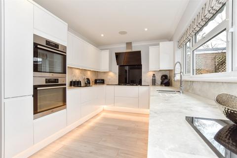 St. Peter's Court, Broadstairs, Kent 4 bed detached house for sale