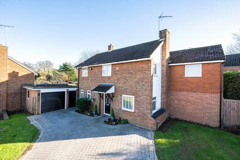 Felmongers, Essex CM20 3 bed link detached house for sale