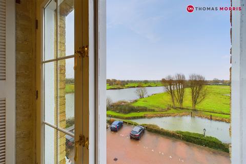 The Old Mill London Road... 2 bed apartment for sale