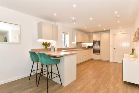 Samphire Way, Chatham, Kent 5 bed townhouse for sale