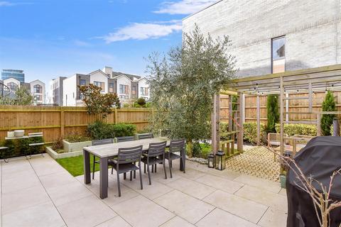 Samphire Way, Chatham, Kent 5 bed townhouse for sale