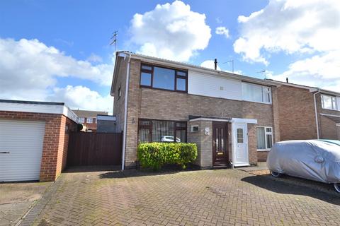 Shepherds Close, Shepshed LE12 3 bed semi