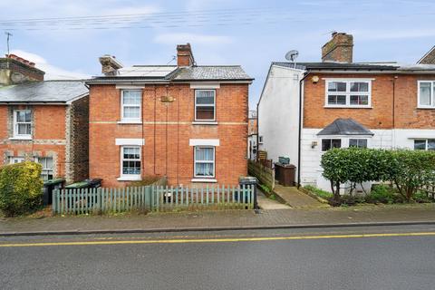 Woodside Road, Tonbridge, Kent 2 bed semi