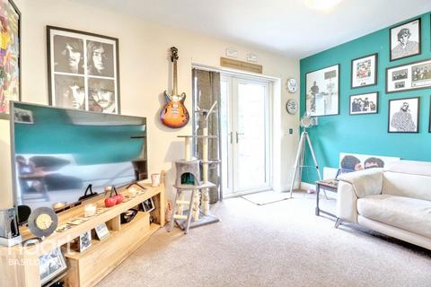 Clover Way, Basildon 2 bed bungalow for sale
