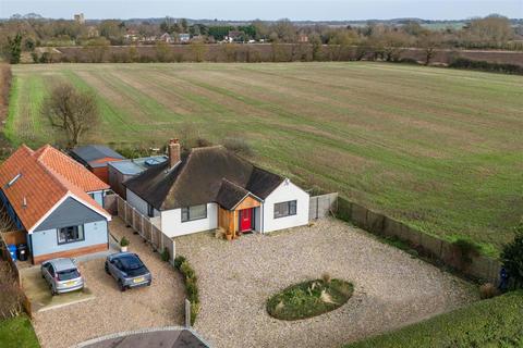 91 Folly Road, Great Waldingfield... 3 bed detached bungalow for sale
