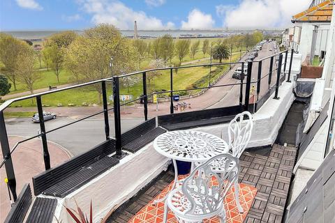 Clarence Parade, Southsea, Hampshire 2 bed apartment for sale