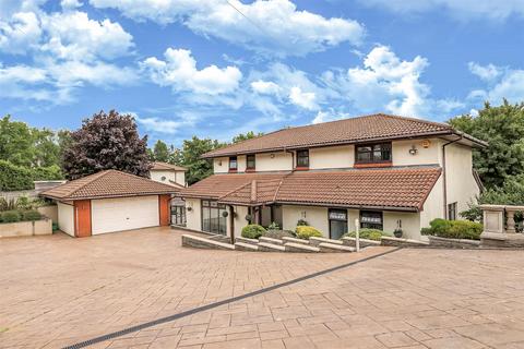 2 Old Barry Road, Penarth, Vale of... 6 bed detached house for sale