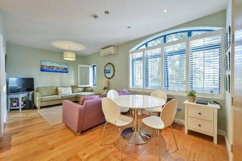 Deodar Road, Putney, London, SW15 1 bed flat for sale
