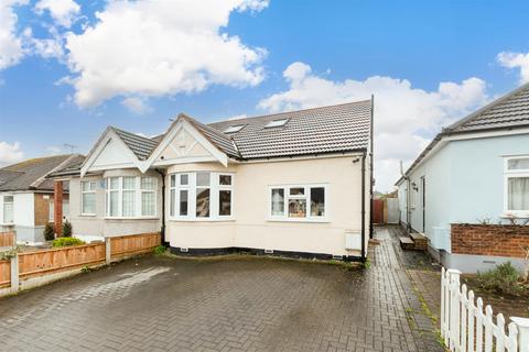 Ascot Gardens, Hornchurch, Essex 4 bed semi