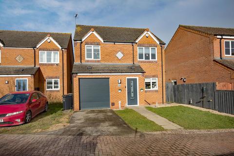 Lowry Close, Corby NN18 3 bed detached house for sale