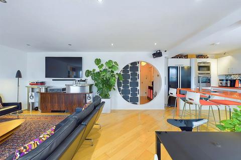 Wisley Court, West Avenue, Worthing... 2 bed flat for sale