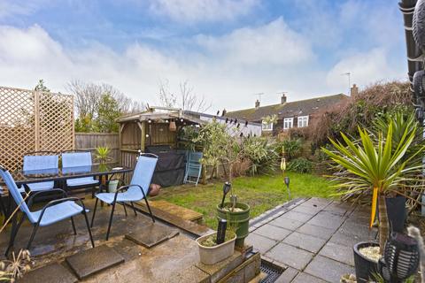 Meadowview Road, Lancing, BN15 3 bed semi