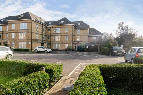 Egham,  Surrey,  TW20 2 bed flat for sale