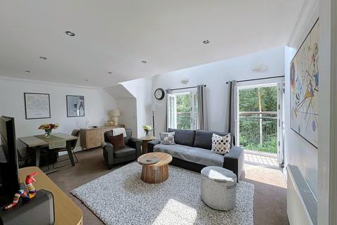 Fennyland Lane, Kenilworth 3 bed apartment for sale