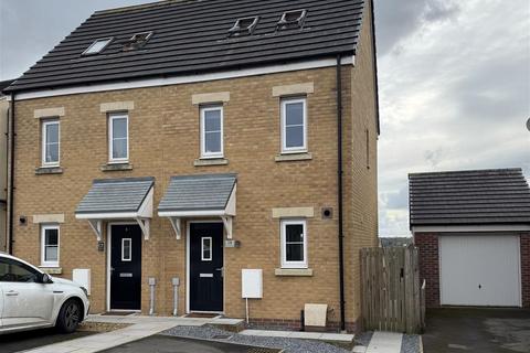 Keep Hill Close, Pembroke 3 bed semi