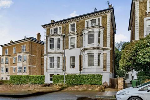 Avenue Elmers, Surbiton 2 bed apartment for sale