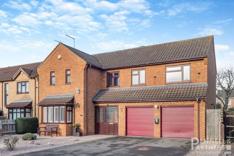 The Grove, Peterborough PE7 4 bed detached house for sale